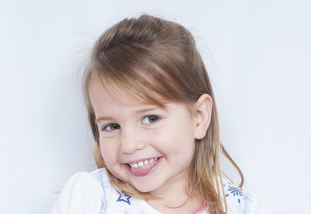 child 1260411 640